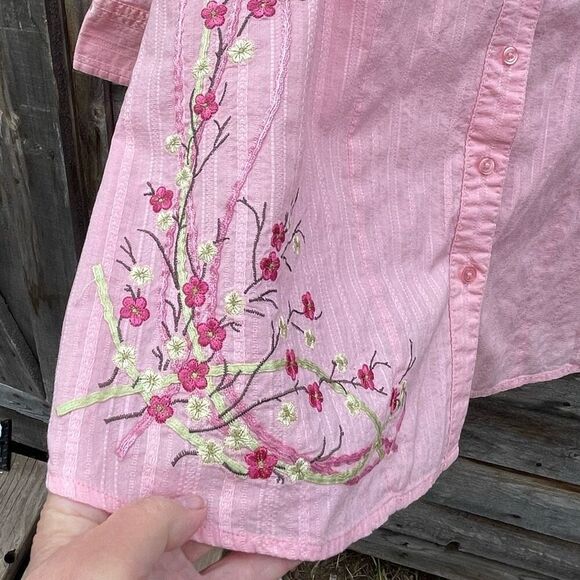 Lane Bryant size 18 100% cotton embroidered 3/4 “ sleeve button front  top - Picture 2 of 9